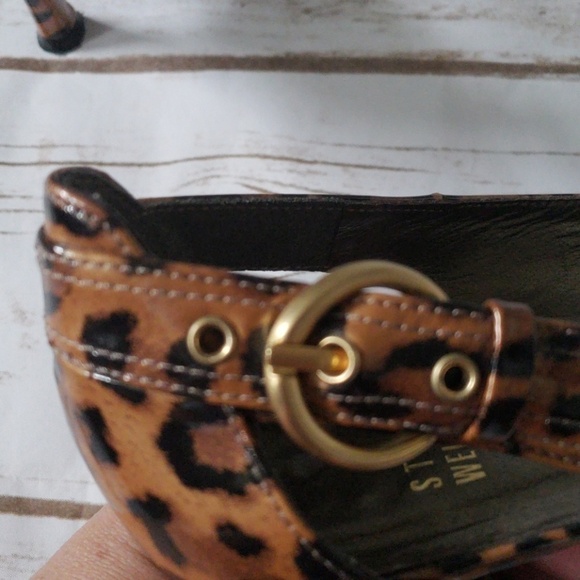 Stuart Weitzman leopard print heels with gold buckles - Picture 7 of 8